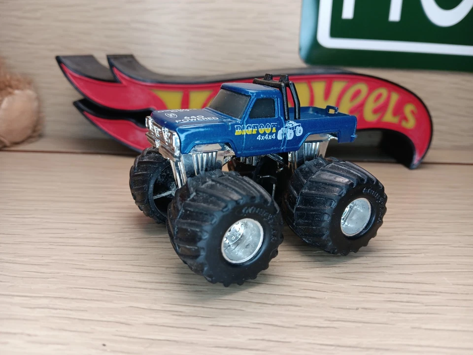 Vintage Matchbox 1985 Super Chargers BigFoot  Monster Truck 1/64 Loose - Image 4 of 4
