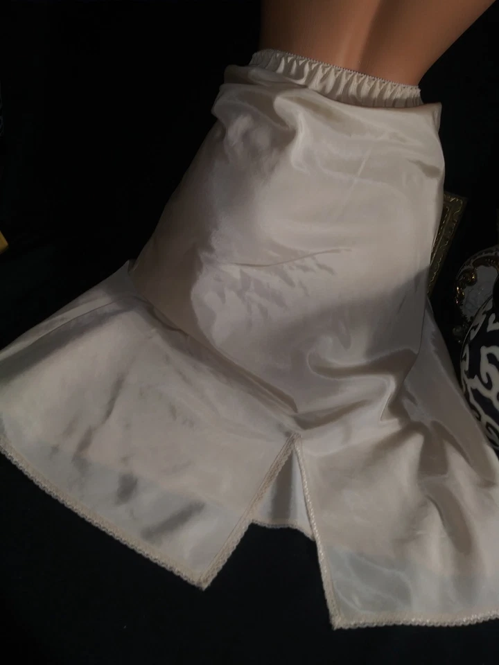 DE COLECCIÓN SATINADO OESTE TEJIDO FINO TRANSPARENTE FALDA SIN CORDONES Aceitosa Húmeda delgada LENCERÍA OFICINA SISSY Foto 4 de 4