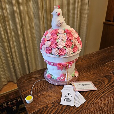 Cupcakes And Cashmere Valentine's Day Gingerbread Light Up Love Birds Cupcake
