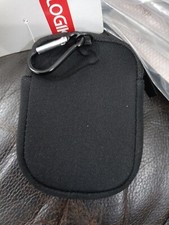 LOGIK CAMERA POUCH. Soft Neoprene.