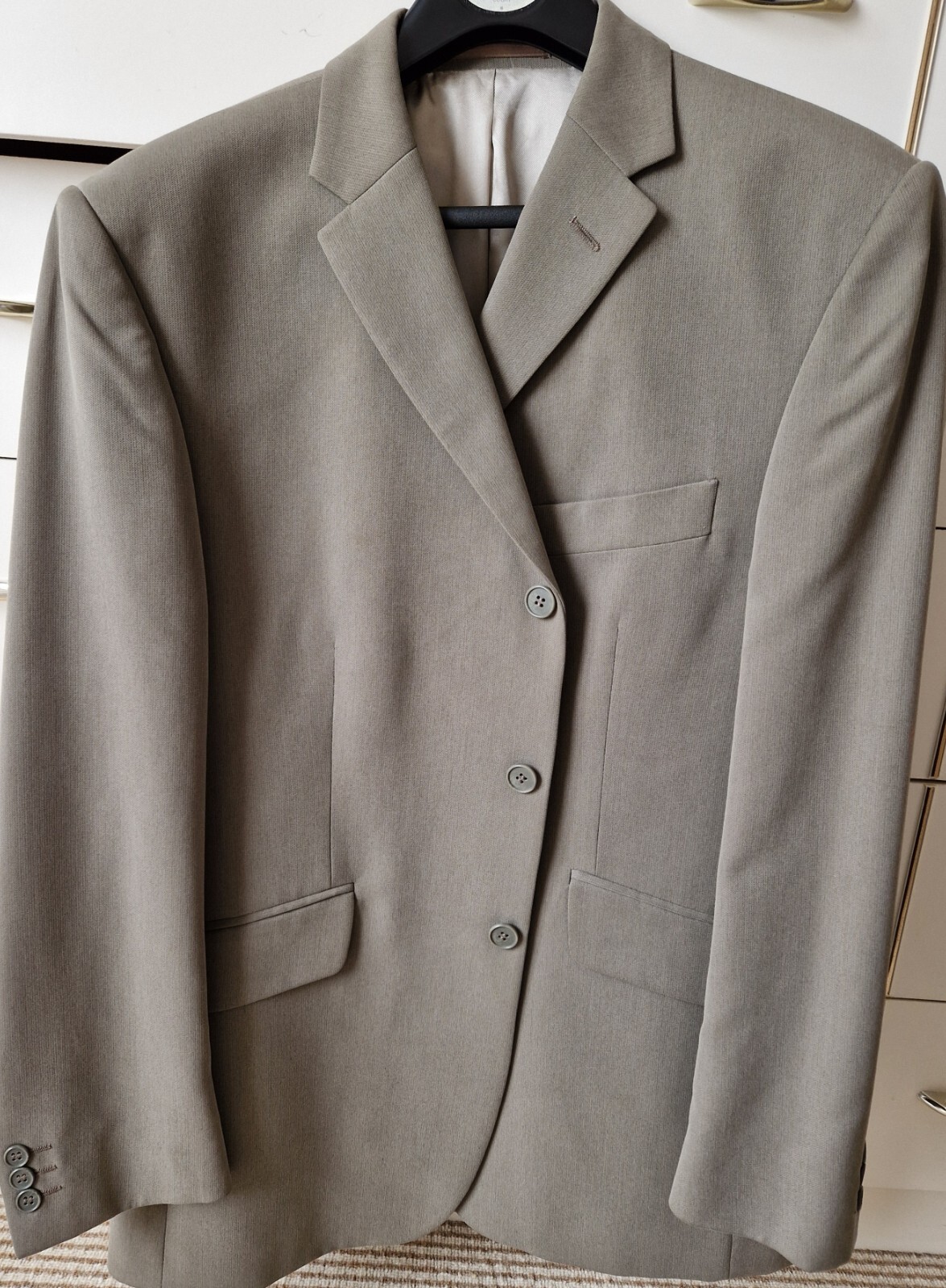 Brand New Gents suit (Beige)