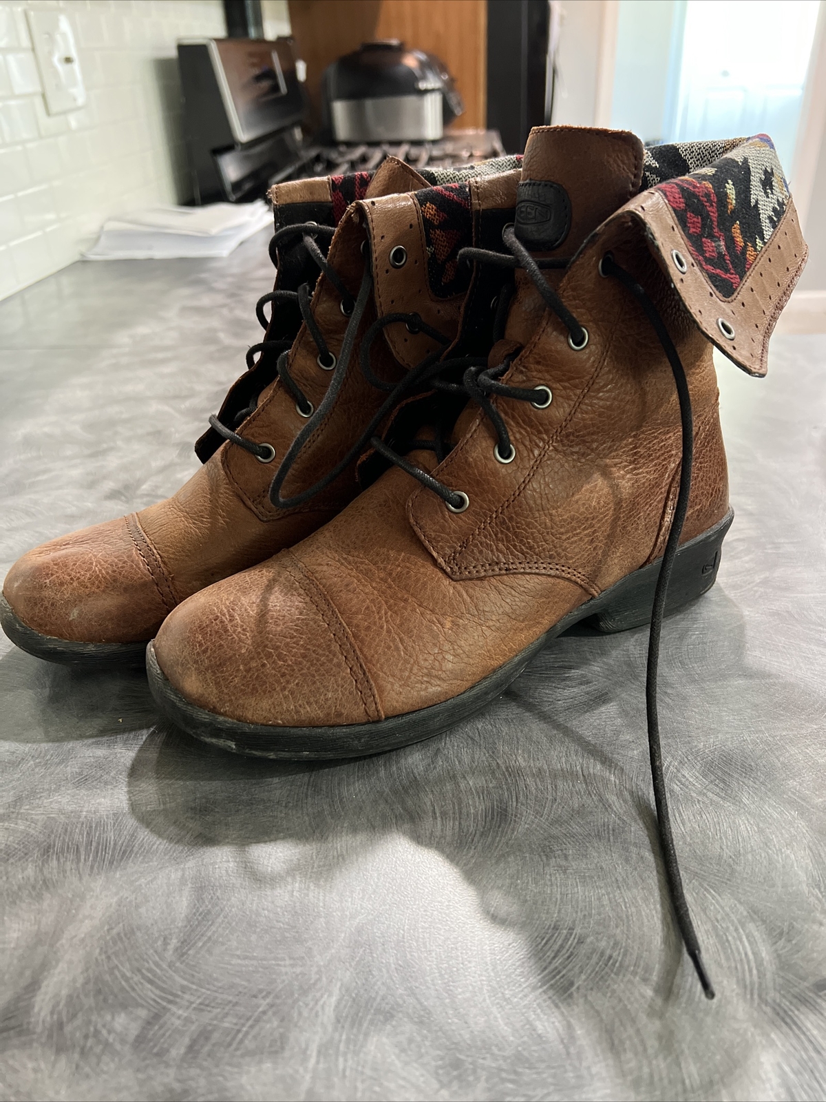 Keen Tyre Tread Hiking Boot Sz 10 Brown Leather Lace Up Aztec