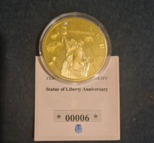 STATUE OF LIBERTY Gold Plated Medal With Swarovski Crystal. COA