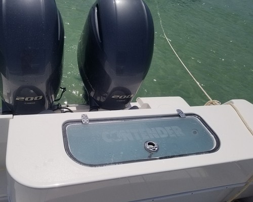 Contender 31 Open Livewell Lid - Picture 2 of 3