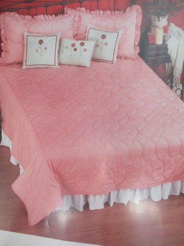 Herrschners Quilt Kit Pink Stamped Bedspread Embroidery Circle Of Diamonds 100" - Picture 4 of 6