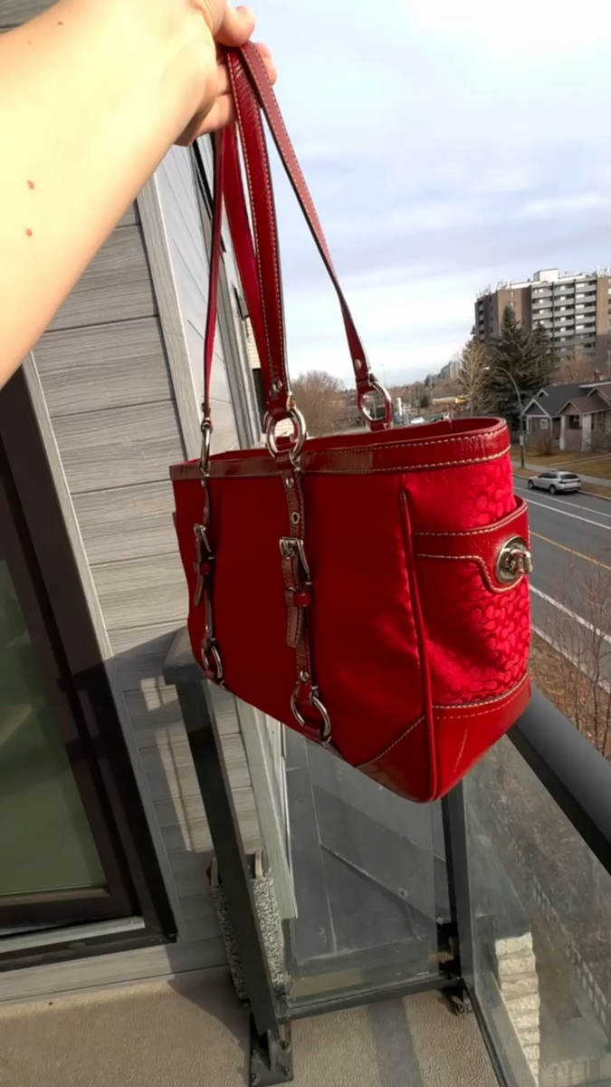 バッグ Y2K COACH Gallery Signature Zip tote bag Y2K Coach Signature Gallery Tote Bag F12346 – Red Canvas Logo | eBay