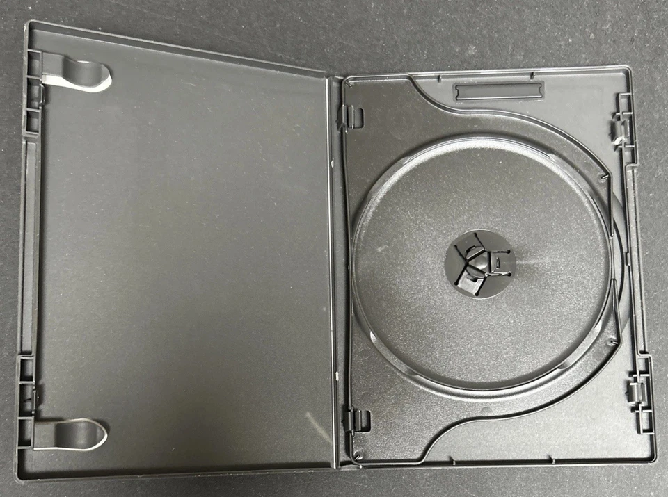 Resident Evil: Apocalypse Milla Jovovich Sienna Guillory Eric Mabius Oder Fehr - Image 3 of 4