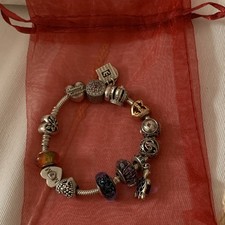 Bracelet  Pandora métal argenté avec breloques et perles, lot de charms