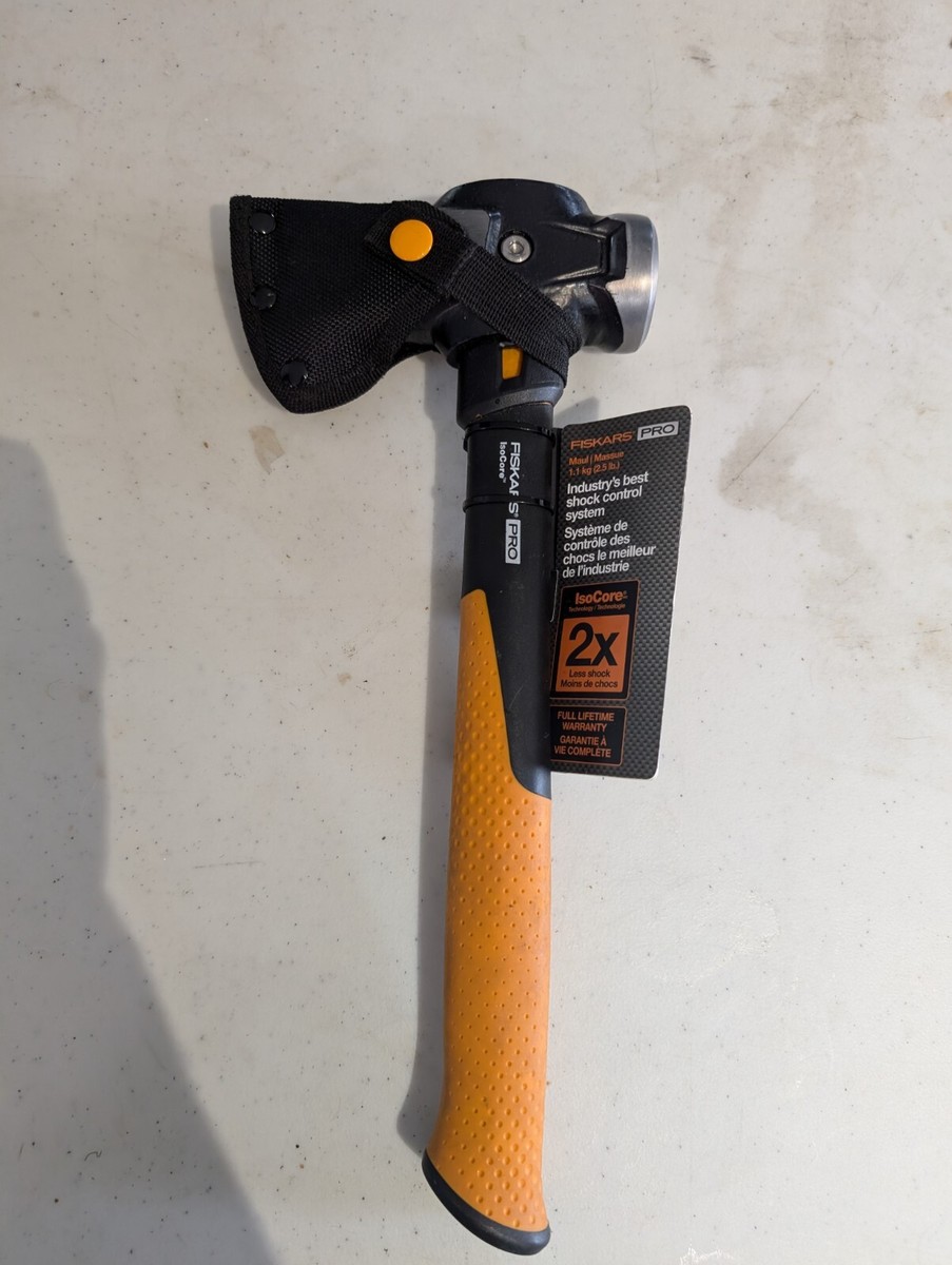 Fiskars 1056543 Pro IsoCore 2.5 lb Maul Hatchet & Sheath Shock 
