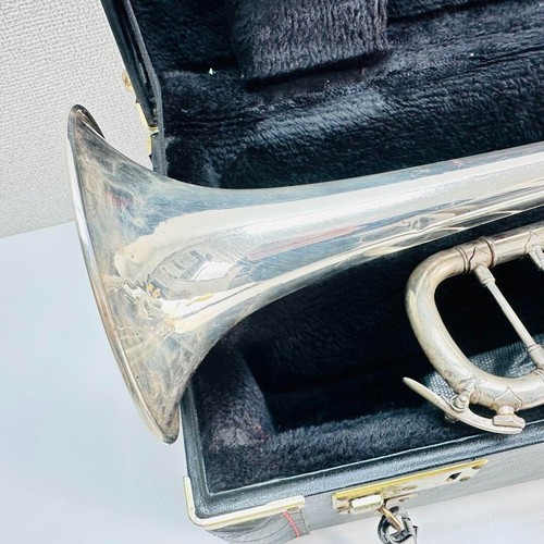 Bach Stradivarius Model 37 Trumpet Operation checked w/Case Brass instruments - Picture 6 of 12
