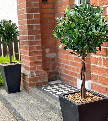 Coppia Artificiale Baia Topiaria Alberi Sfera di Alloro Torto 120 cm 4 piedi tronco in Vero Legno - Foto 1 di 3