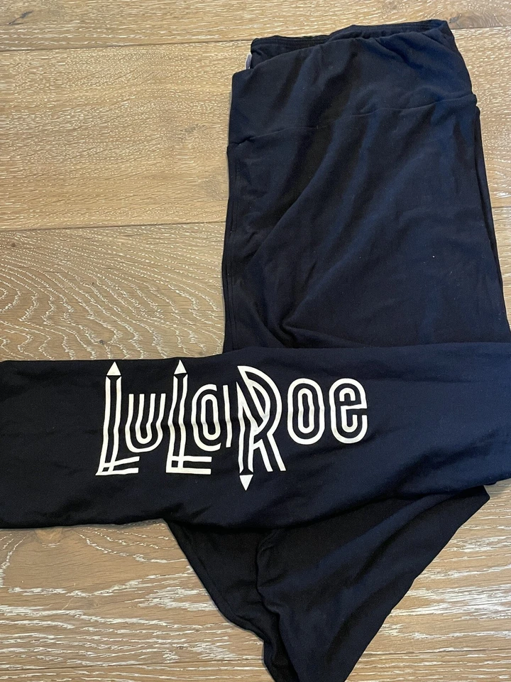 RARE TC LuLaRoe Tall & Curvy Leggings Solid Black Logo Down Leg & Back Waistband Foto 2 de 4