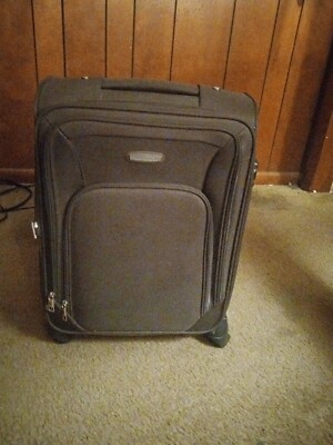 CLEAN!!Aristocrat Luggage Dark Brown  $45 NICE 21 Inches Long 