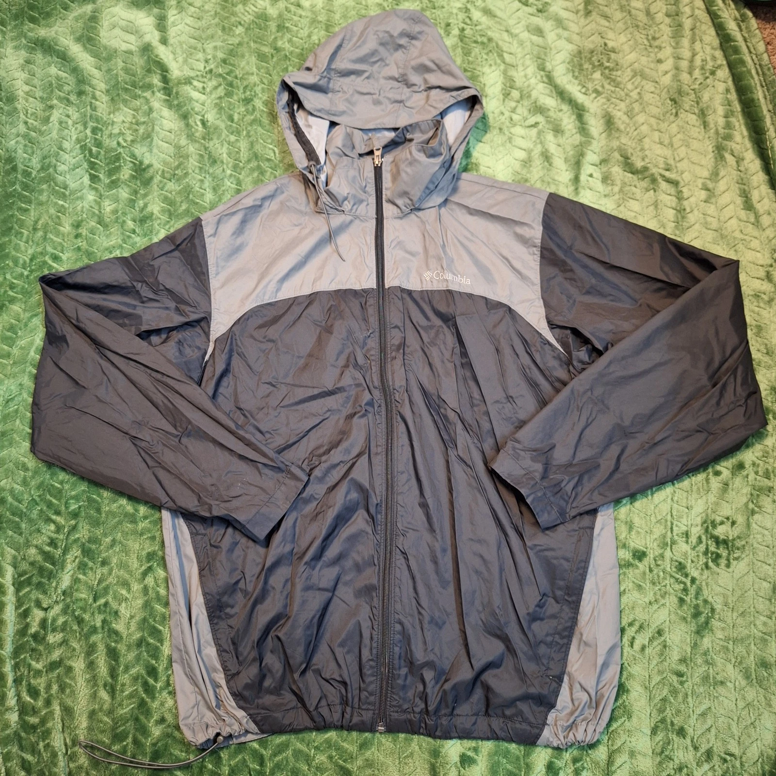 Columbia Windbreaker Jacket Men’s L Gray Black Full Zip Hooded Lightweight
Opens in a new window or