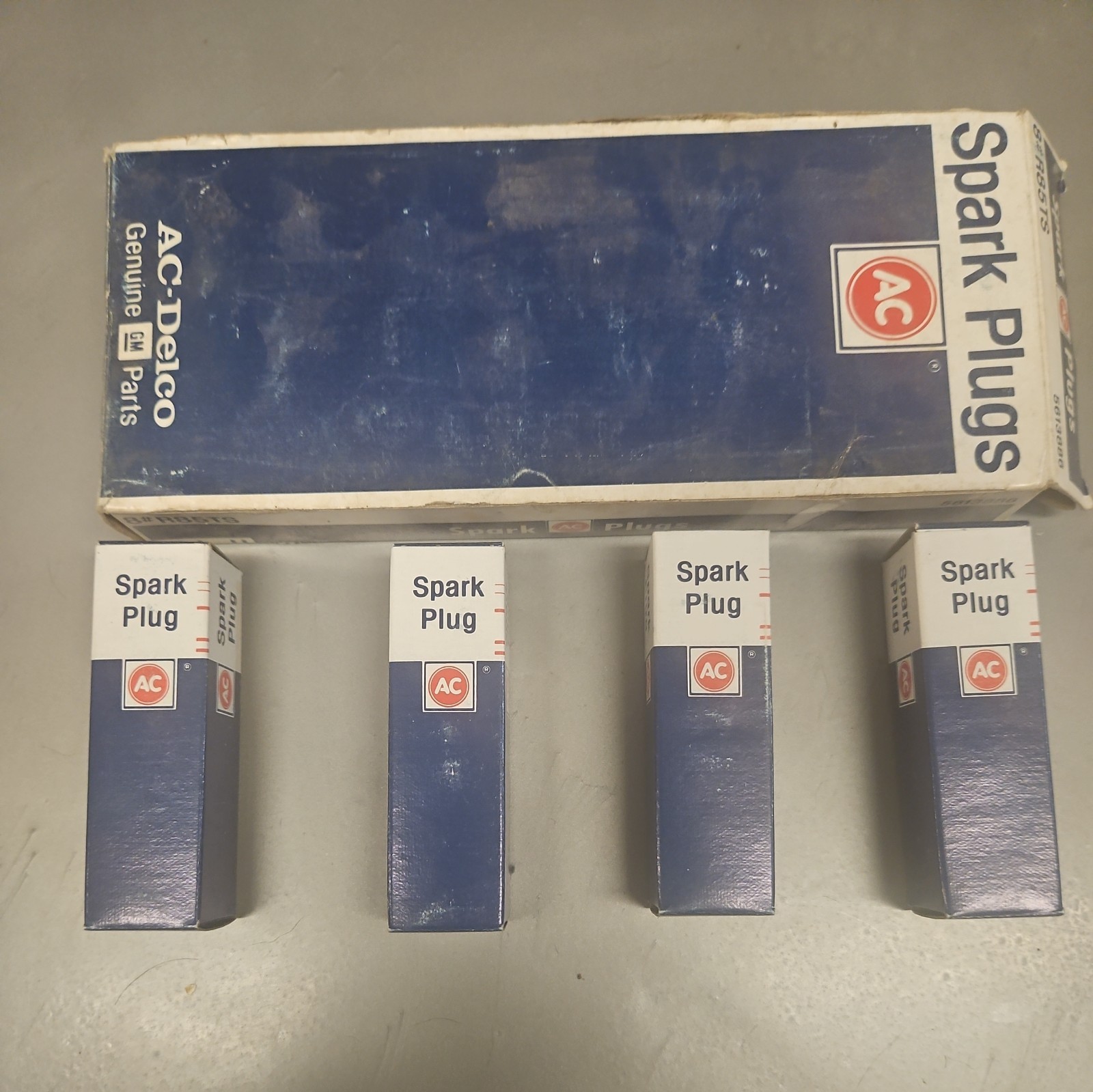 Lot of 7 GM AC-DELCO Spark Plugs R85TS NOS 