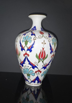 Collectible Turkish Vase Iznik Style By Kutahya Porcelin Handmade 1999
