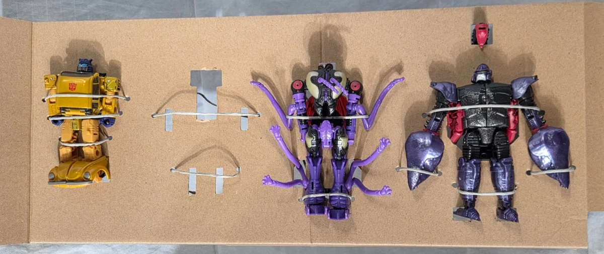 Transformers Buzzworthy Bumblebee Creatures Collide Goldbug, Skywasp, Scorponok.