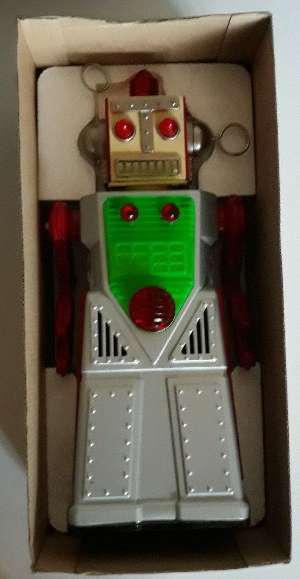 Chief Robotman Robot SILVER Tin Toy Battery Operated Robot HAHA