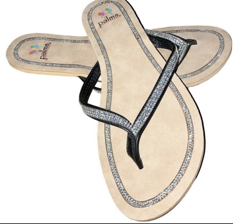 Pre Owned Palms Slippers For Women Diamond Accent Size 8M