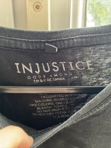 DC Comics Injustice Gods Among Us Mens T-Shirt Tee LARGE, BATMAN VS SUPERMAN - Picture 4 of 10