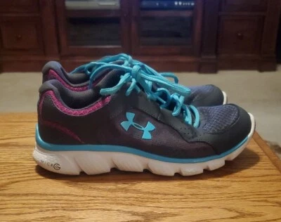 Zapatos deportivos Under Armour para mujer talla 6 Micro G grises con turquesa y magenta - Imagen 1 de 4