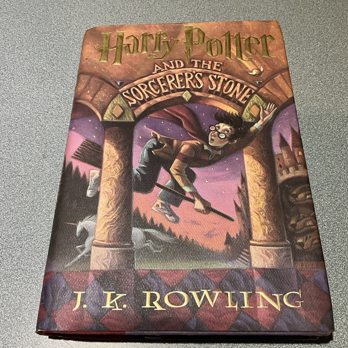 初版Harry potter FIRST EDITION HARDCOVER Harry Potter & the Philosopher's Stone - Rowling 2003 Latin