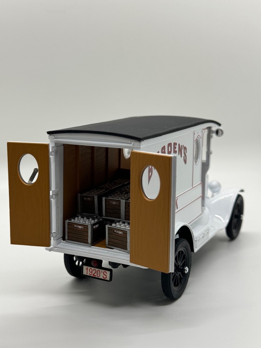 Danbury Mint 1920'S Borden's Milk Truck 1:24 Scale Die-Cast