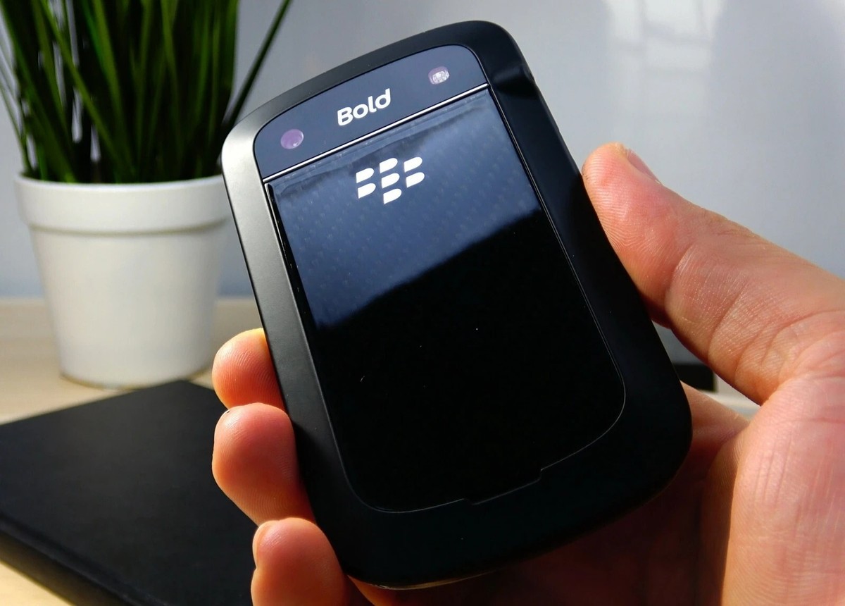 BlackBerry Bold 9900 - 8 GB - White (Unlocked) for sale BlackBerry Bold 9900 - 8 GB - White (Unlocked) for sale