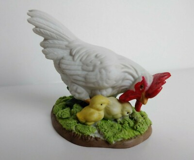 Vintage Enesco WHITE HEN with TWO CHICKS Porcelain Figurine 1982 Korea