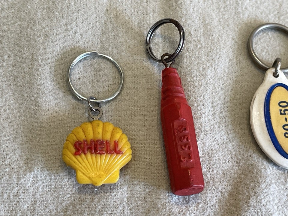 Shell Gasoline Key Ring VINTAGE 1950s -60's DUCKHAMS ESSO SHELL BP PETROL / OIL STATION KEYRING ...