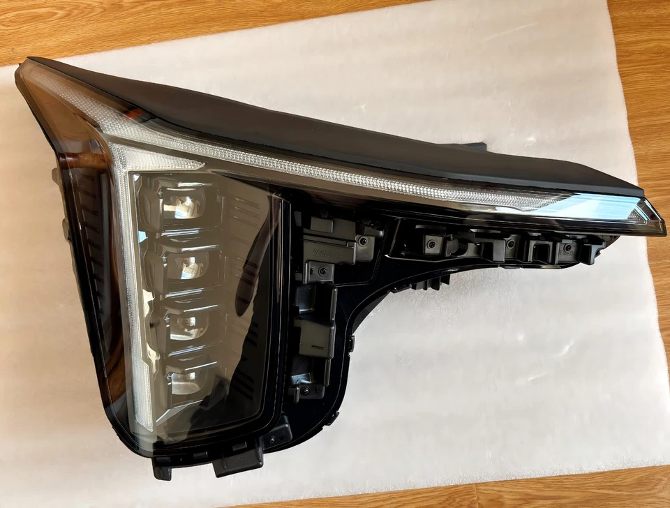 Conjunto de faros para proyector de fábrica lado derecho KIA SORENTO 2024-2025 92102R5600 Foto 2 de 4