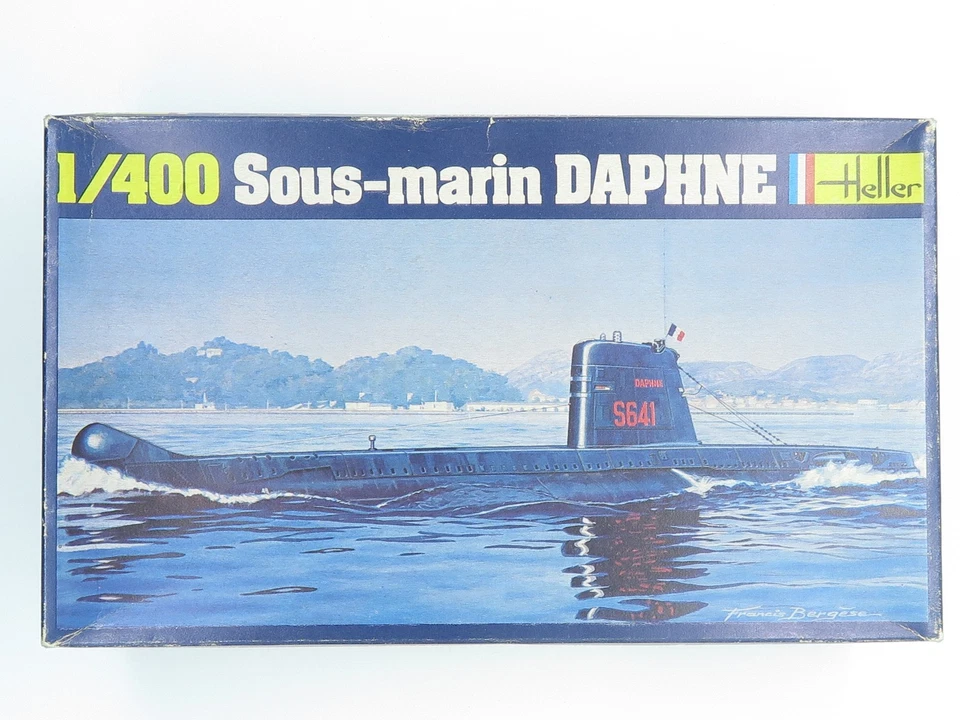 HELLER 1073 - Sous-marin Daphne - 1:400 - Immagine 2 di 4