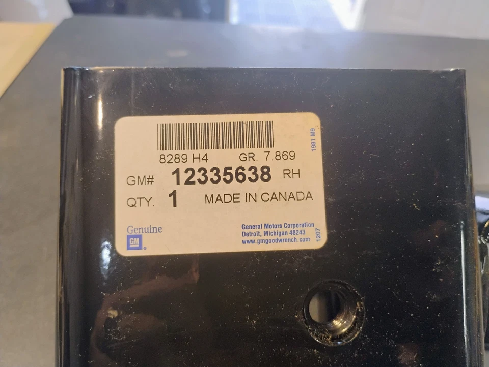 正品通用零件 12335638 乘客侧前保险杠支架 KFRT BPR — 第 2/4 张图片