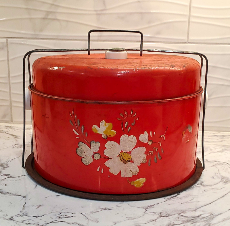 Vintage MCM 4 Piece Tin Metal Cake & Pie Pan Red W/white Floral Design With Lid