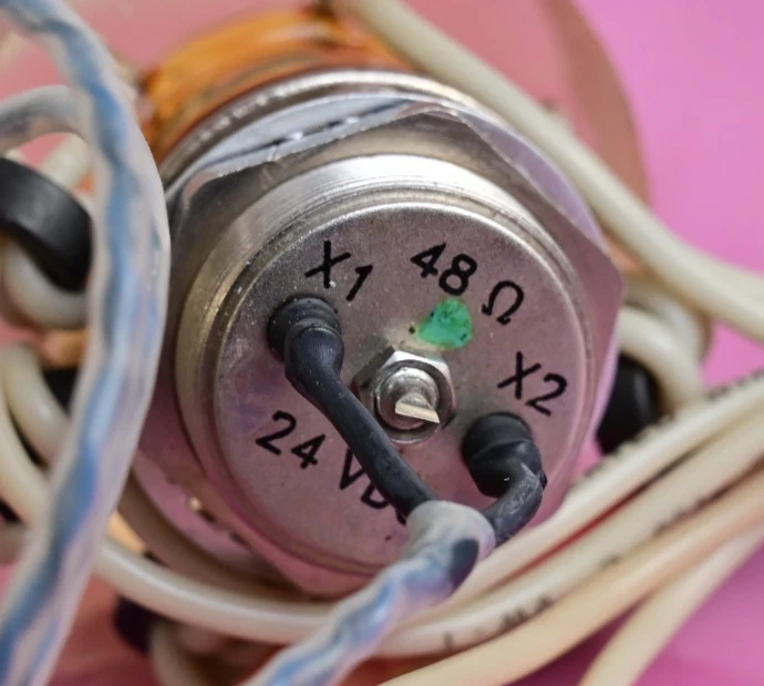 Relé de vacío de alto voltaje Kilovac KM-13/S12 48Ω 24V encapsulado Foto 4 de 4