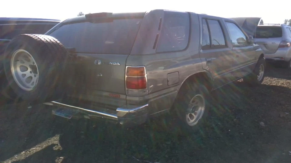 Driver Left Tail Light Chrome Fits 88-95 ISUZU PUP (PICKUP) 30990426 Foto 2 de 4