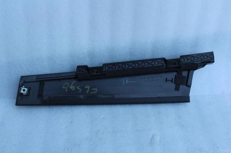 2016 2017 2018 2019 CHEVROLET VOLT LEFT FRONT DOOR BODY MOLDING 23323963 - Image 3 of 4