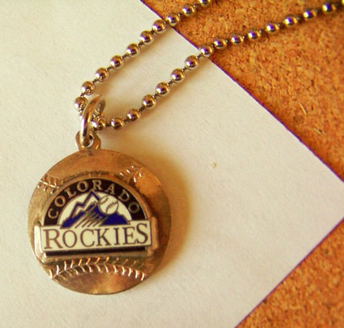 Colorado Rockies logo silver tone necklace TARNISHED - Picture 5 of 10