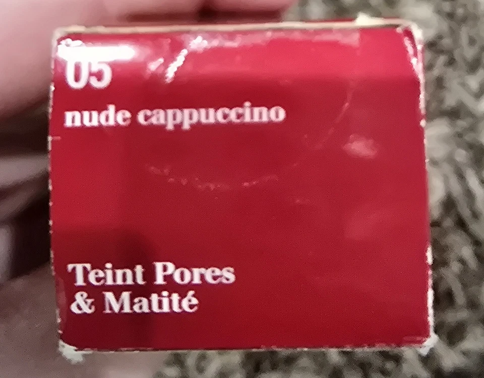 Clarins Pore Perfecting Matifying Foundation 05 Nude Capachino - Image 4 of 4