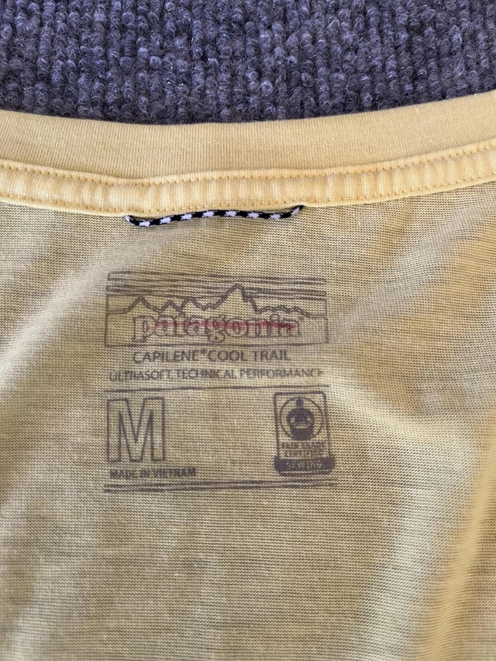 Camisa Patagonia Mujer Mediana Amarilla Capilene Cool Trail Ligera Activa Foto 4 de 4