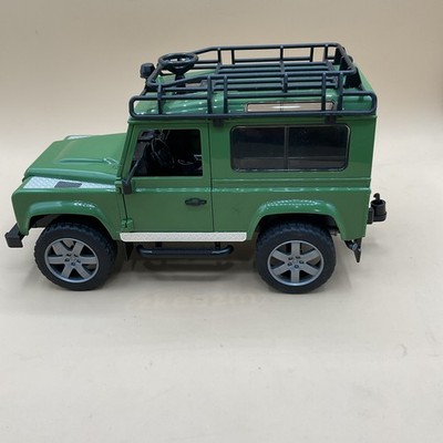 1:16 Land Rover Defender Station Wagon Green Model Car Openable Engine Bonnet