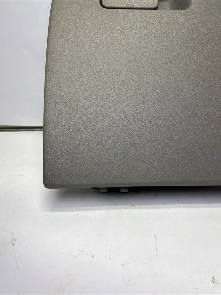 Guantera Hyundai Elantra 2017-2020 OEM 84510-F3000-PAQUETE gris Foto 3 de 4