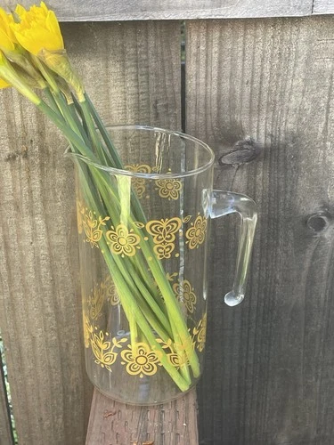 Vtg rare Pyrex Glass Pitcher Butterfly Gold Yellow Floral Print 8” Tall no lid