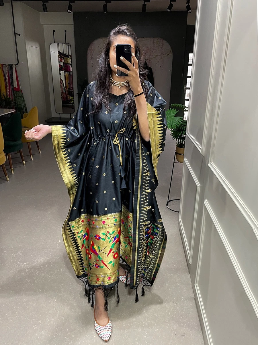 Robe En Soie 1-2-3 Taille 44 - Bretelles Couleur Chair Et Noir - Occasion Très Bon État