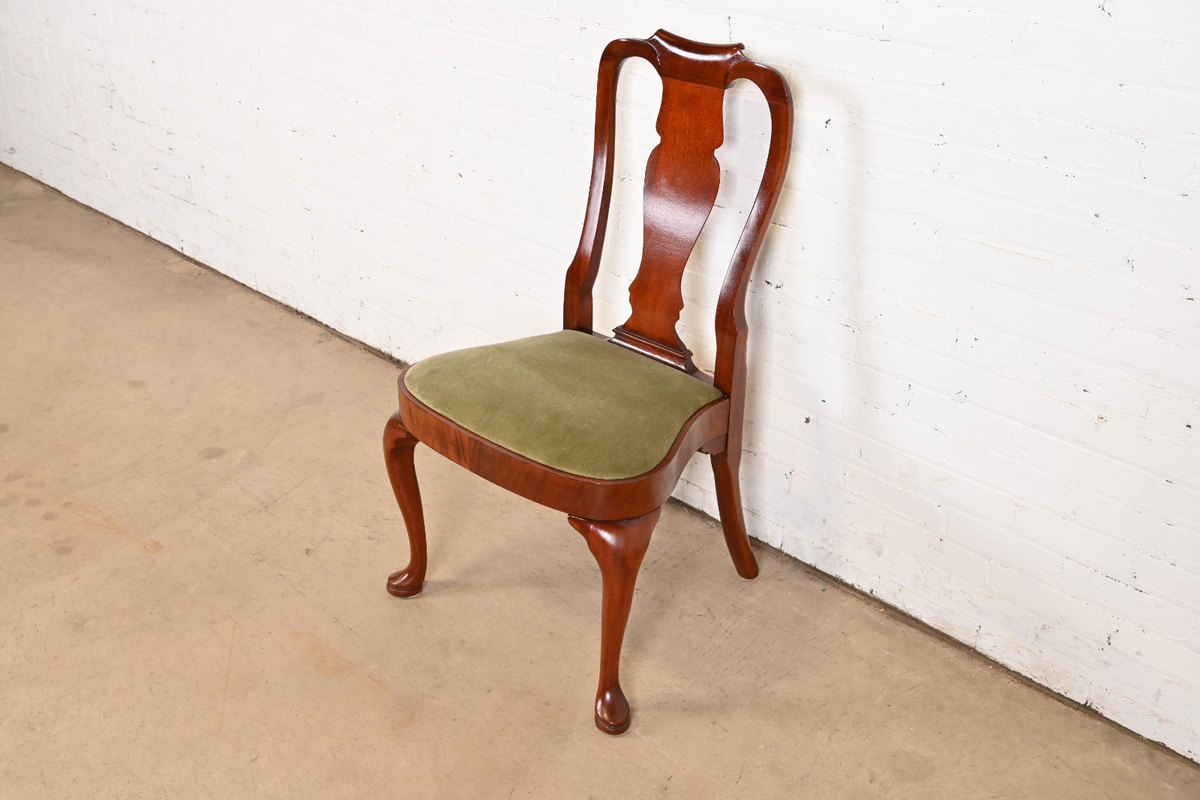 Baker Furniture Style Queen Anne Carved Mahogany Dining Chairs