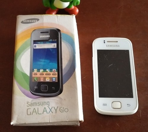 SAMSUNG GALAXY GIO GT - S5660 VINTAGE WHITE NOT WORKING ( for spares- ricambi ) - Afbeelding 1 van 12