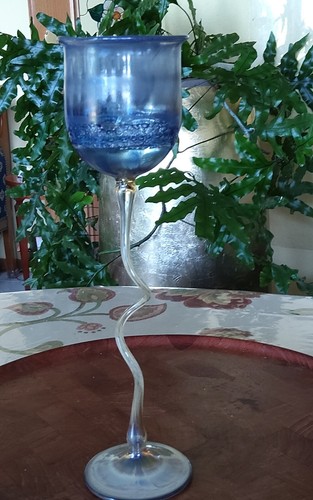 Studioglas, Hohlschaft ca. 24cm hoch, Signatur