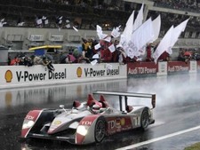 Zdjęcie 13x18 cm 24h Le Mans 2007 Marco Werner - Audi R10 TDI *** ZWYCIĘZCA ***