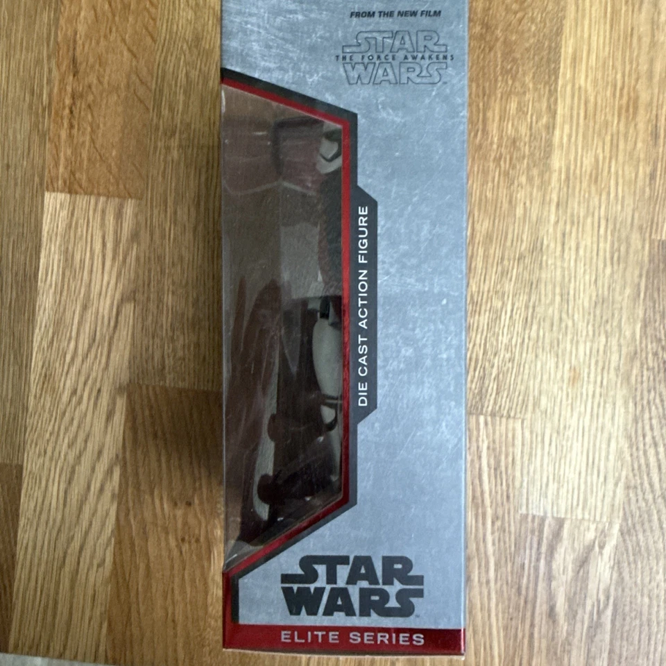 Star Wars Elite Series Disney Captain Phasma Die Cast Collectors Figure #op1 - Image 4 of 4