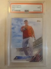 2016 Topps - Photo Variation Mike Trout #1 Pointing with Bat SSP